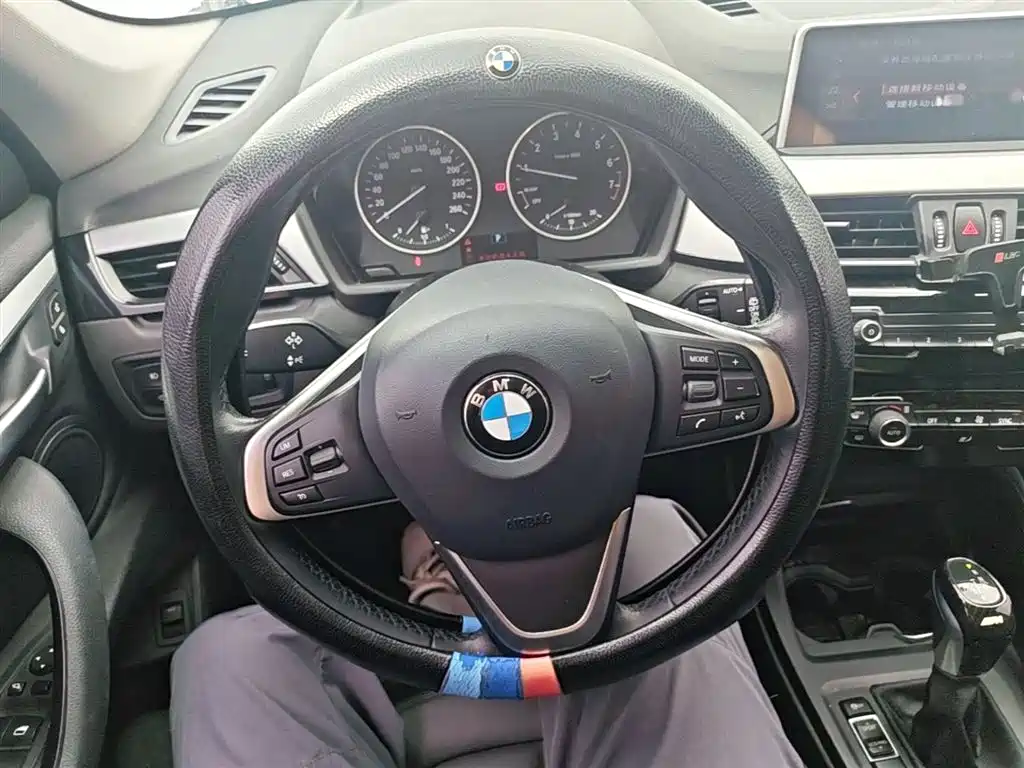 BMW X1 2018 sDrive20Li Leading Model фото 11
