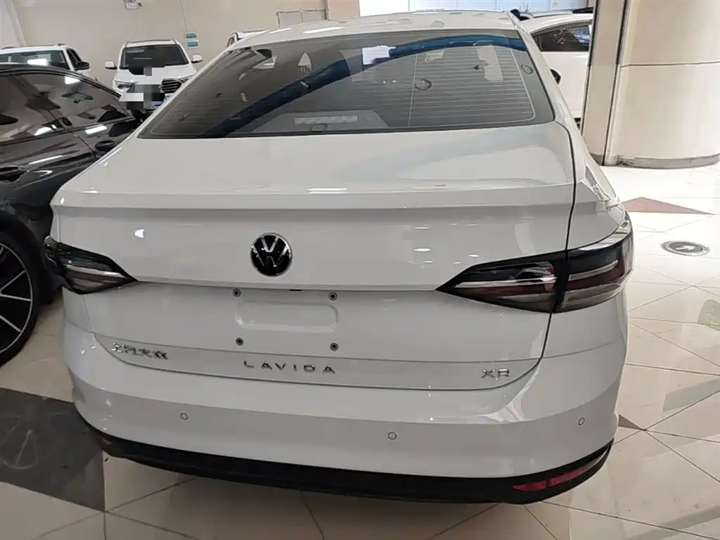 Volkswagen Lavida 2023 New Sharp 1.5L Auto Premium Edition фото 6