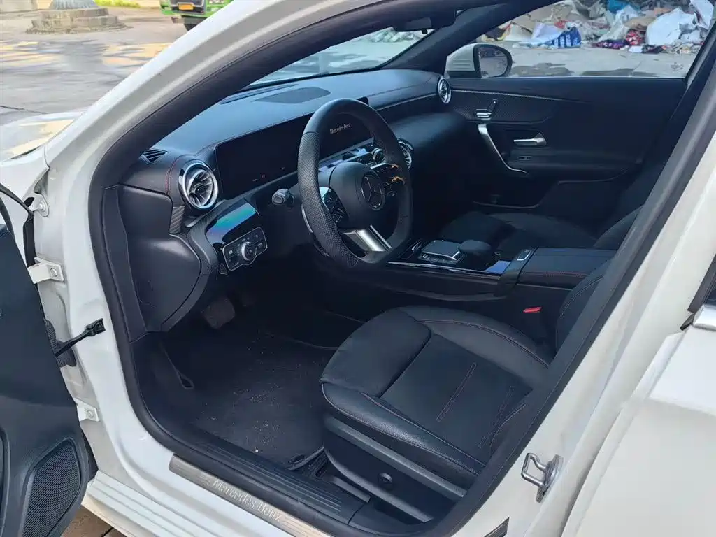 Mercedes-Benz A-Class 2024 Facelift A 200 L Fashion фото 4