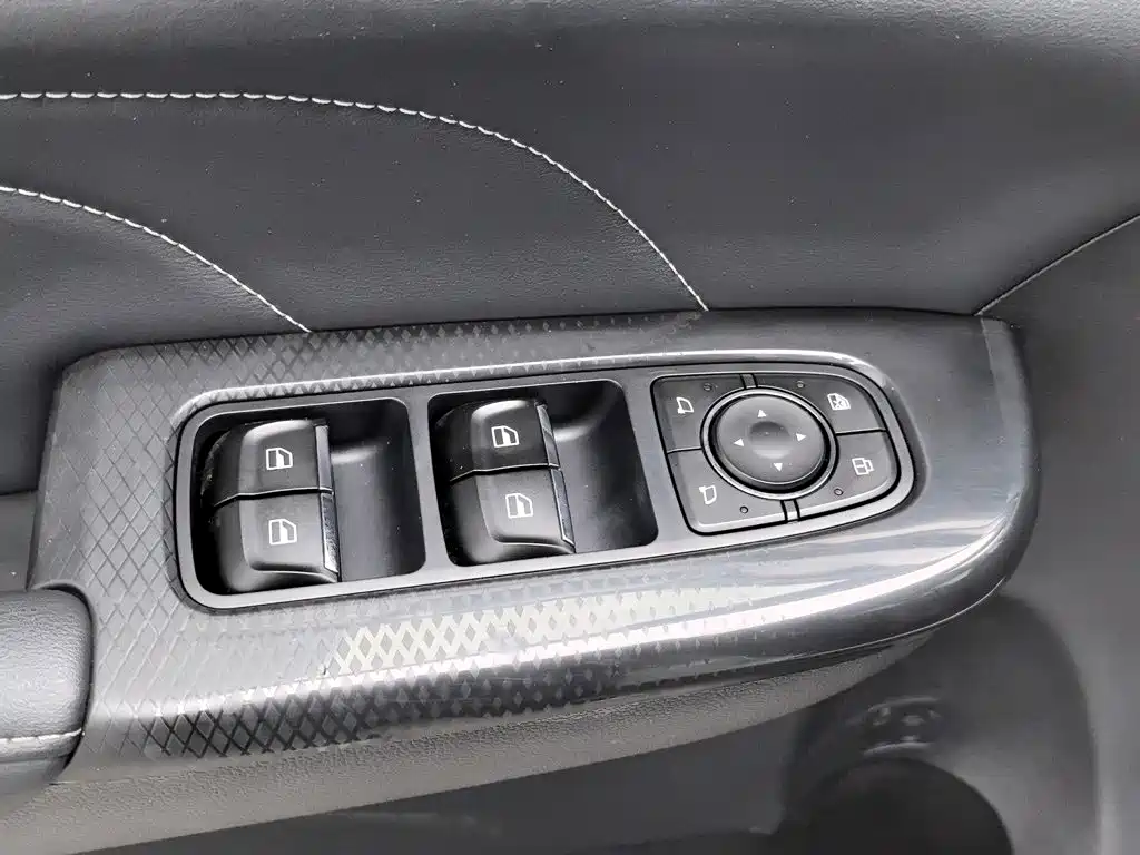 Haval M6 2023 2023 PLUS 1.5T Manual Luxury Smart Connect