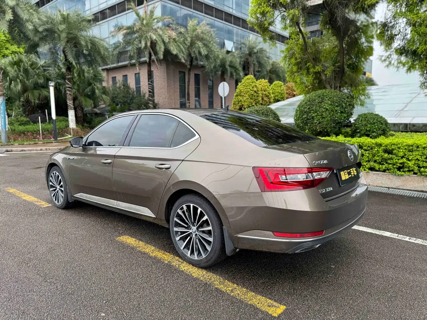 Škoda Superb 2018 TSI330 DSG Luxury Edition China V фото 14