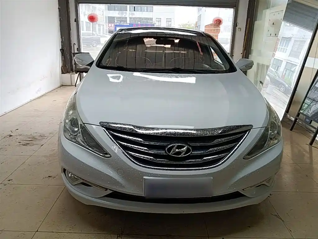 Hyundai Sonata 2014 2.0L Automatic Luxury фото 3