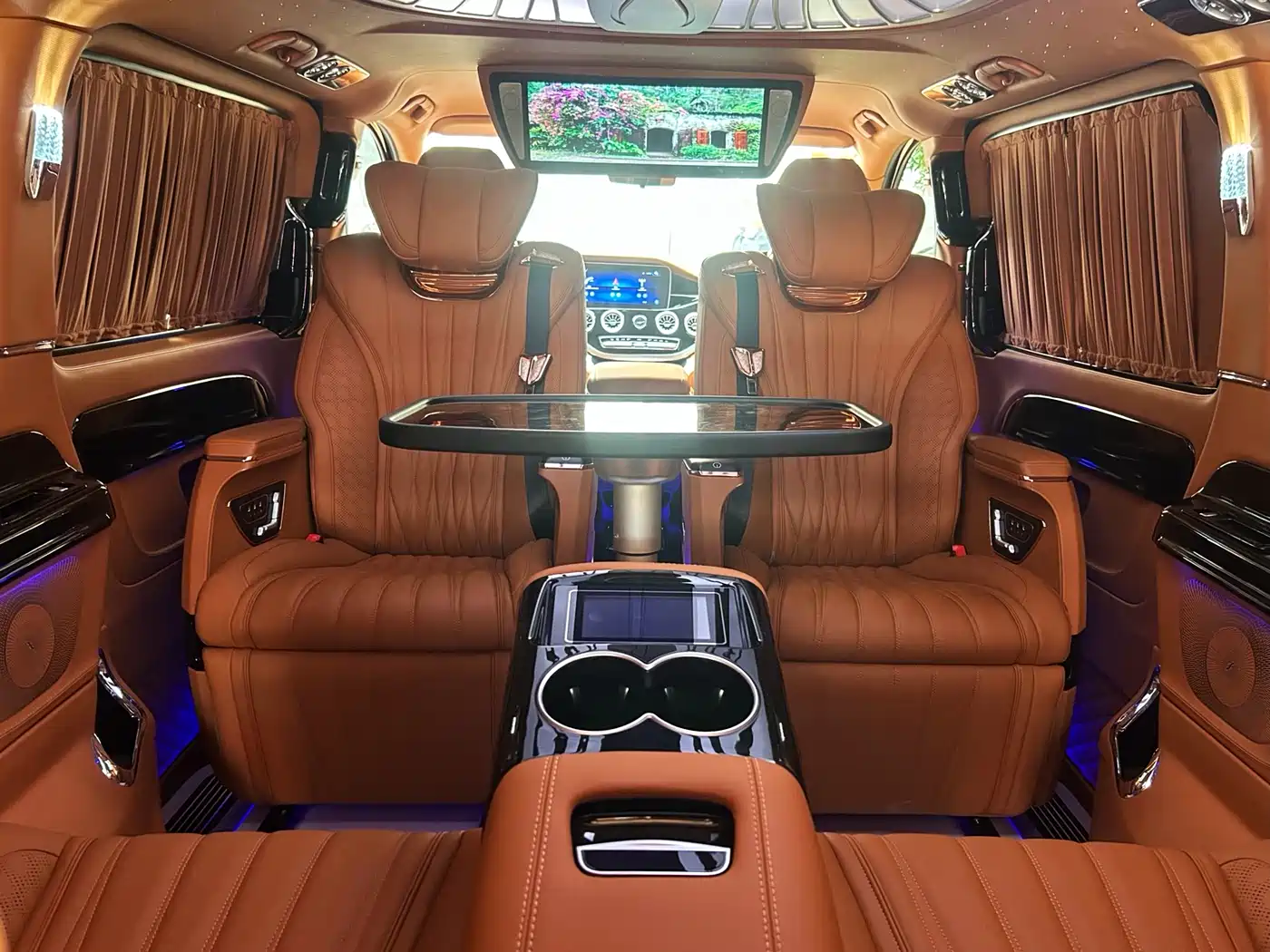 Mercedes-Benz Vito 2023 2.0T Business 7-Seater фото 18