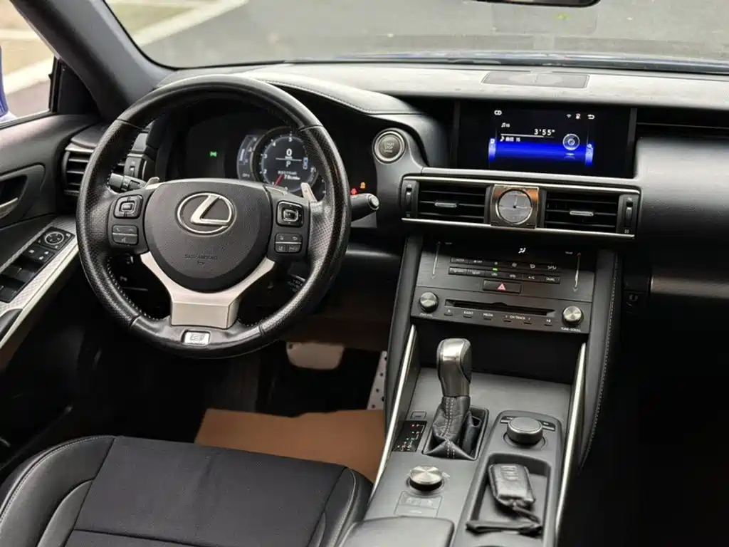 Lexus IS 2018 2017 300 F SPORT