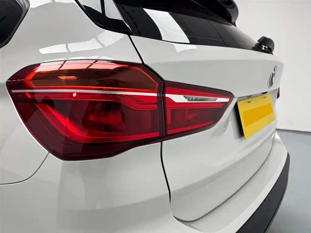 BMW X1 2019 sDrive18Li Fashion Model фото 17