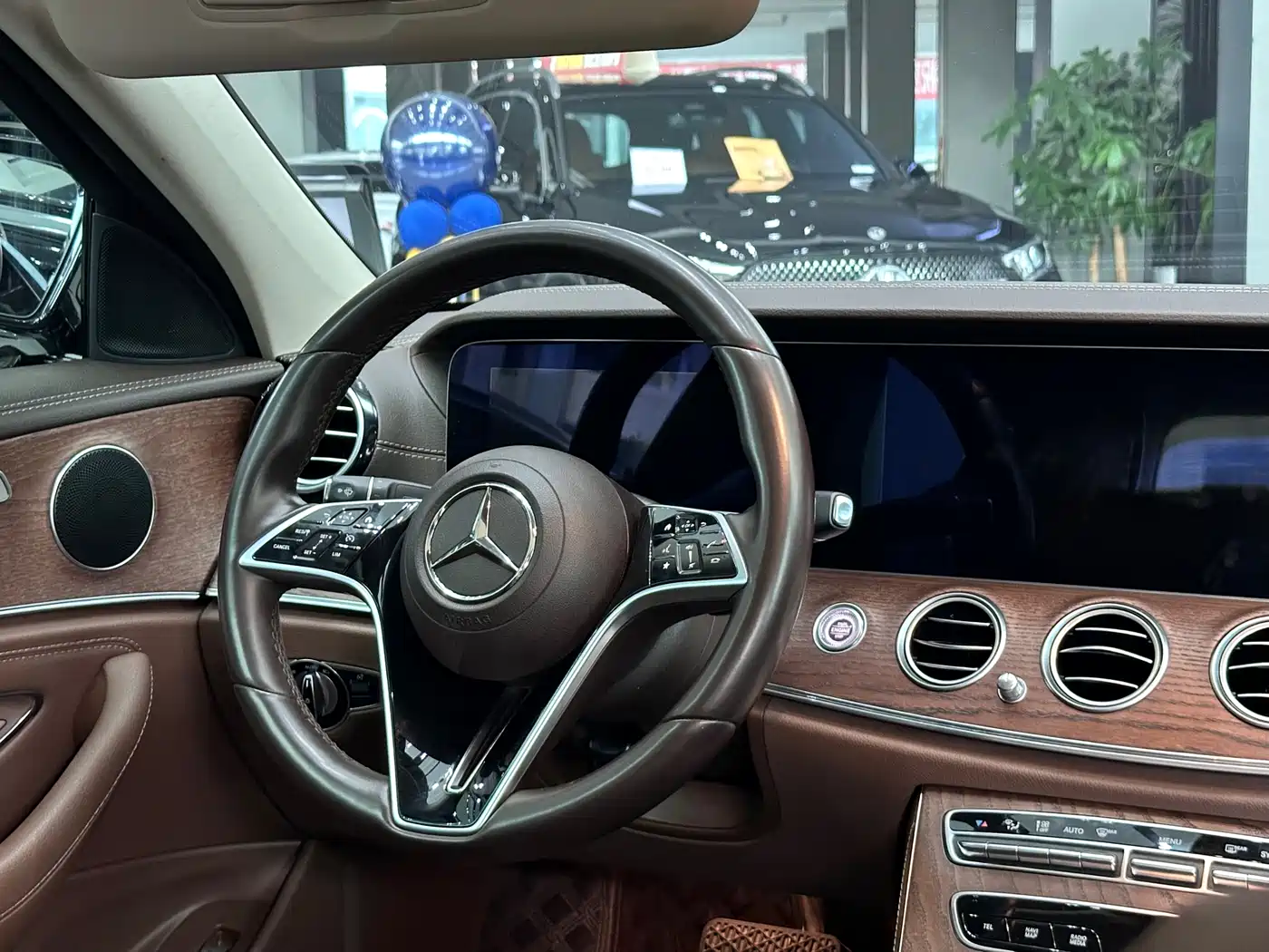 Mercedes-Benz E-Class 2022 E 260 L фото 9