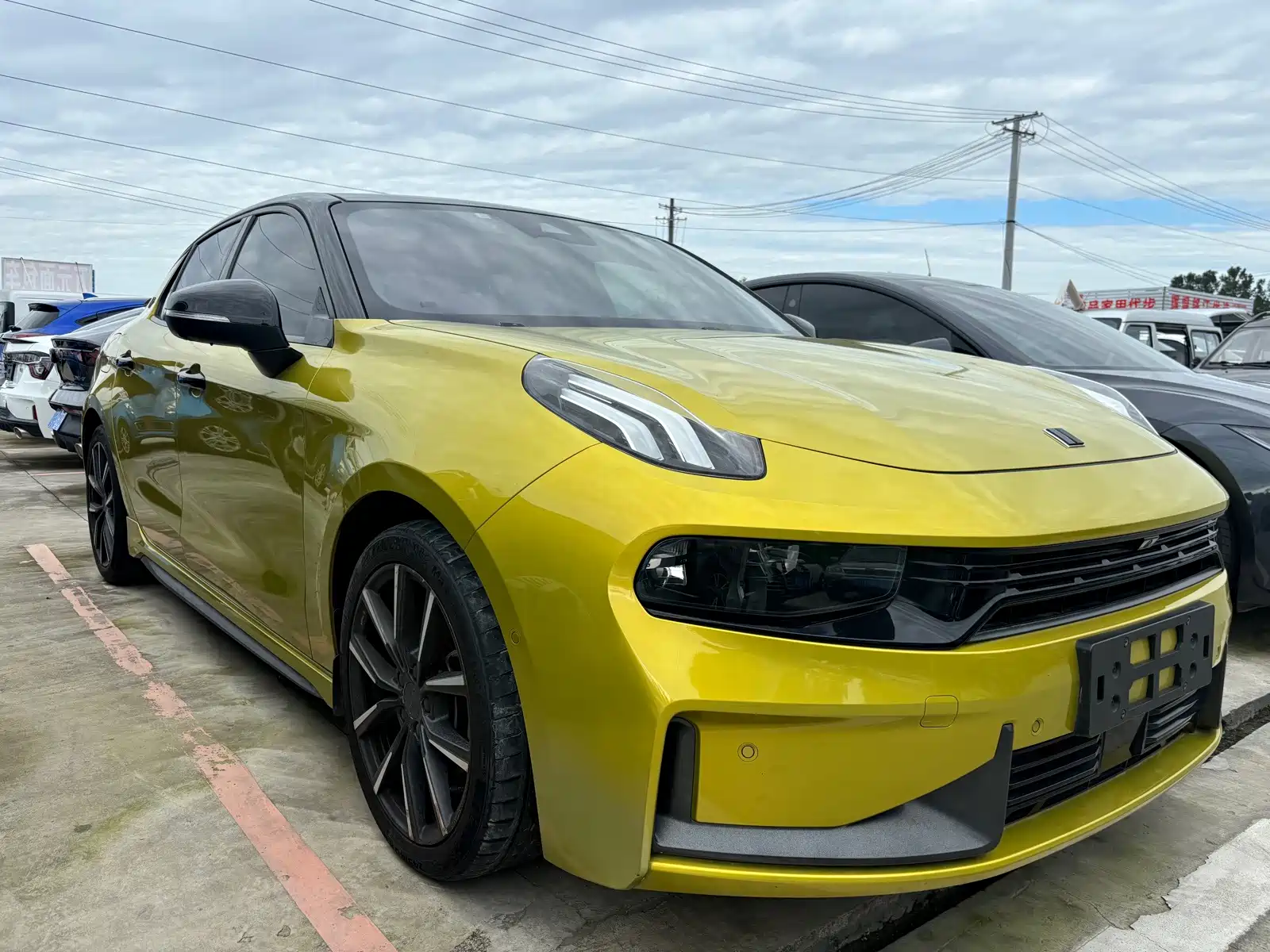 Фото 3 - Lynk & Co 03