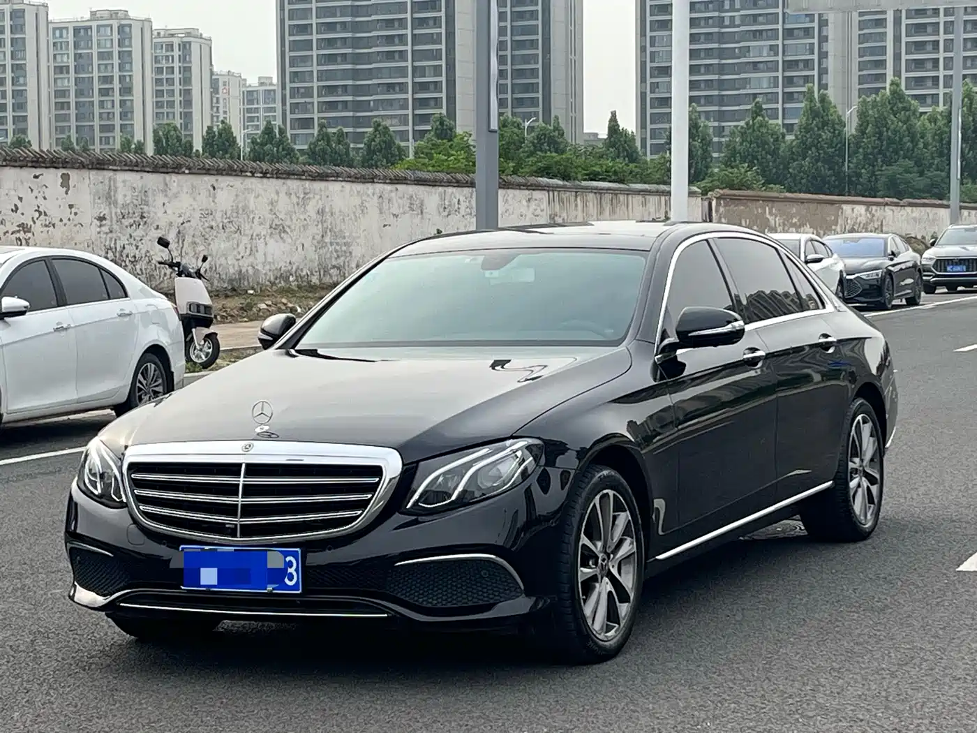 Mercedes-Benz E-Class 2018 E 300 L Luxury фото 15