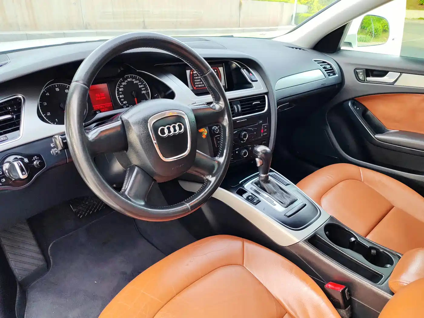 Audi A4L 2011 1.8 TFSI Comfort фото 15