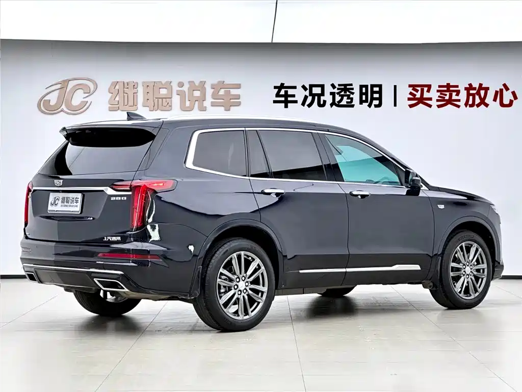 CADILLAC XT6