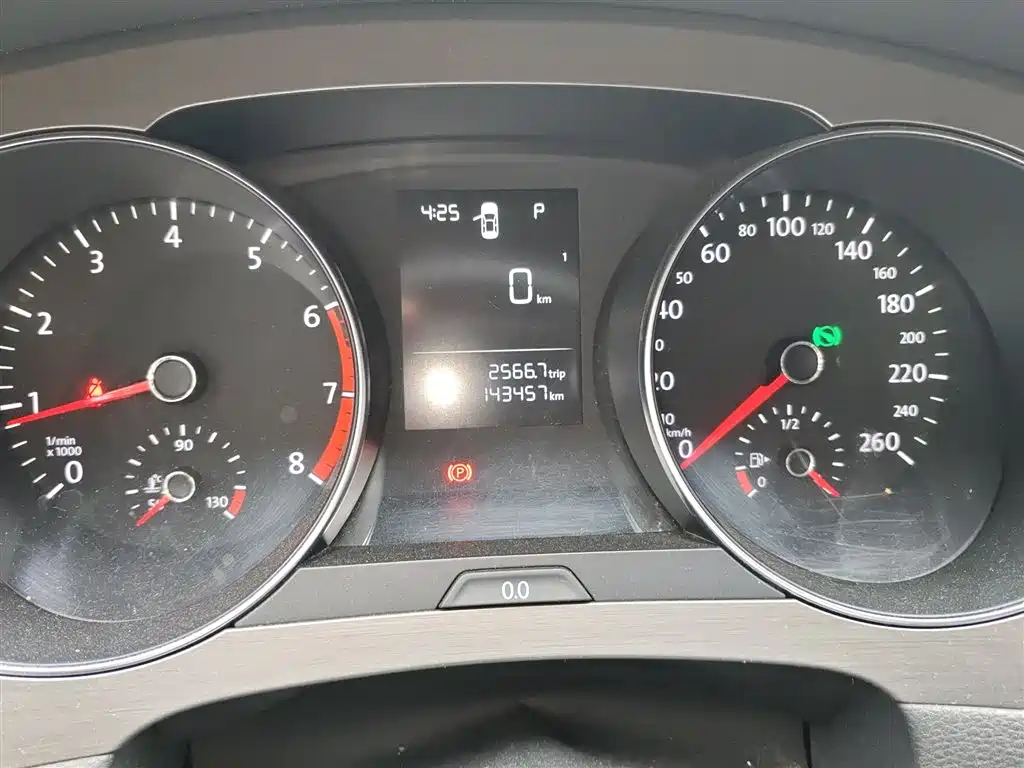 Volkswagen Golf Sportsvan 2016 1.6L Automatic Comfort фото 5
