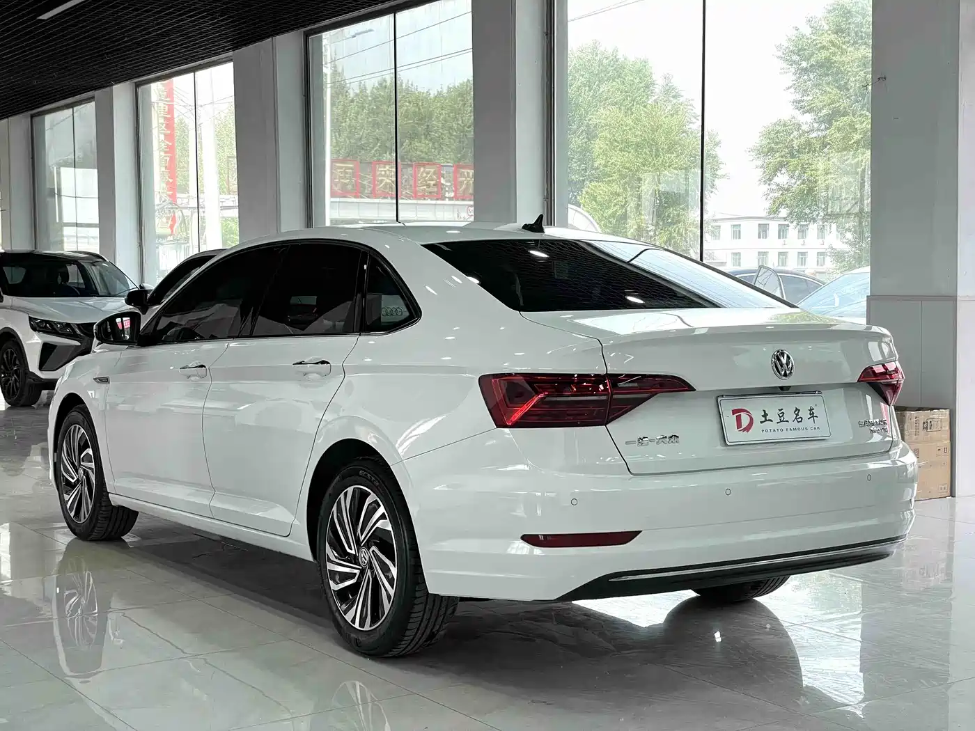 Volkswagen Sagitar 2022 280TSI DSG Surpassing Edition фото 4
