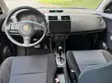 Photo 6 - Suzuki Swift