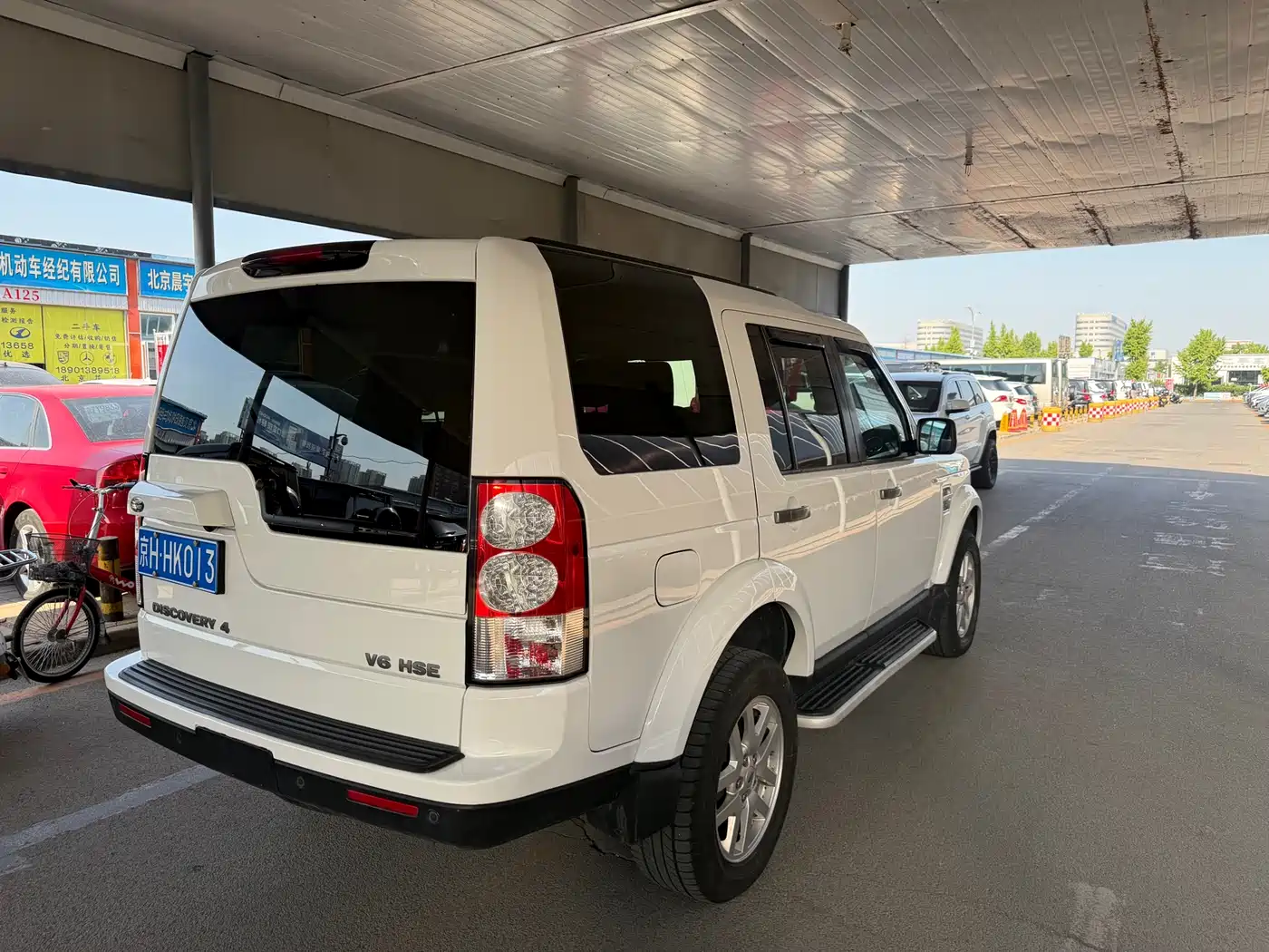 Land Rover Discovery 2011 4.0 V6 HSE фото 4