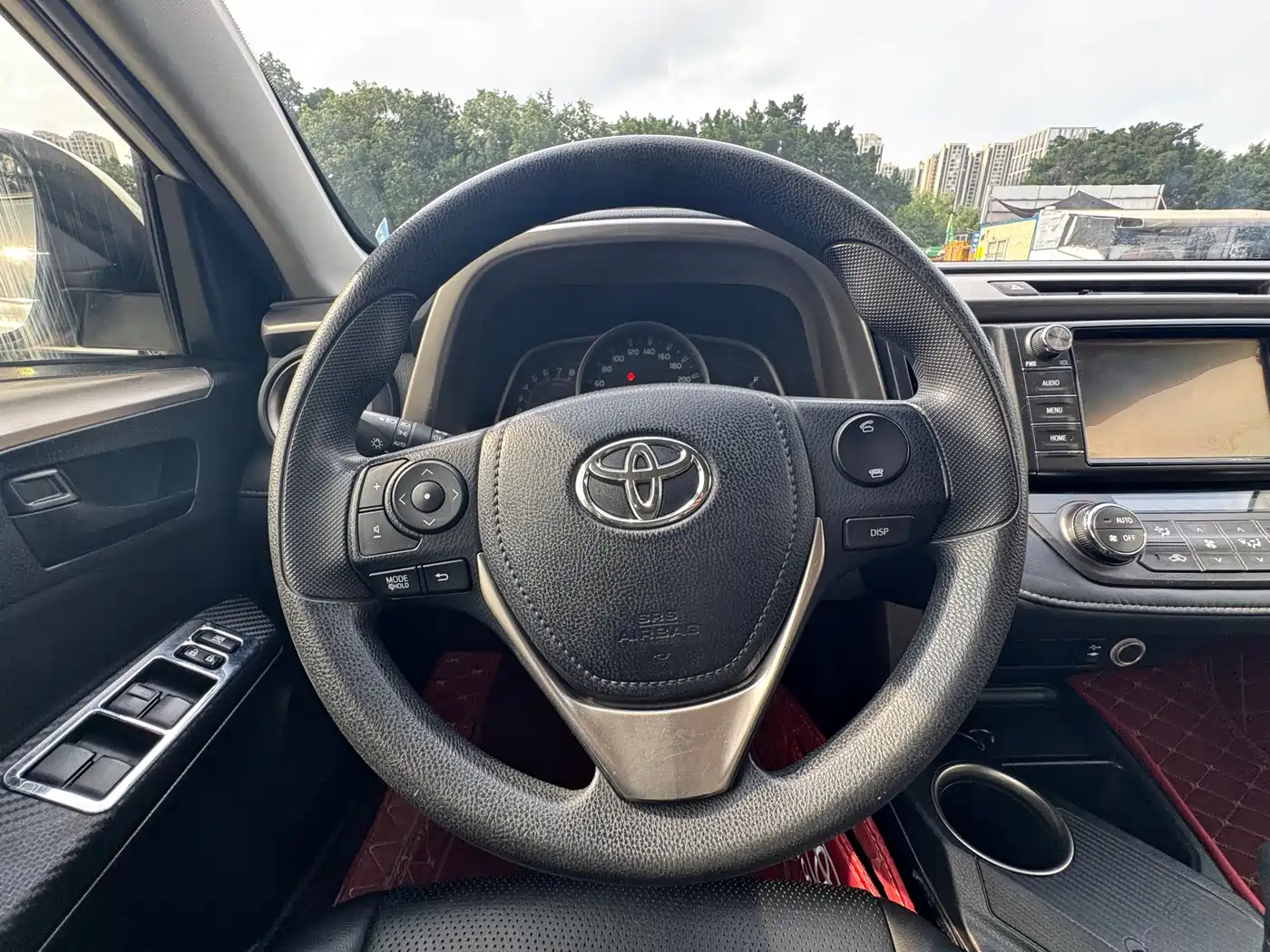 Toyota RAV4 Rongfang 2015 2.0L CVT 2WD Trend Edition фото 8
