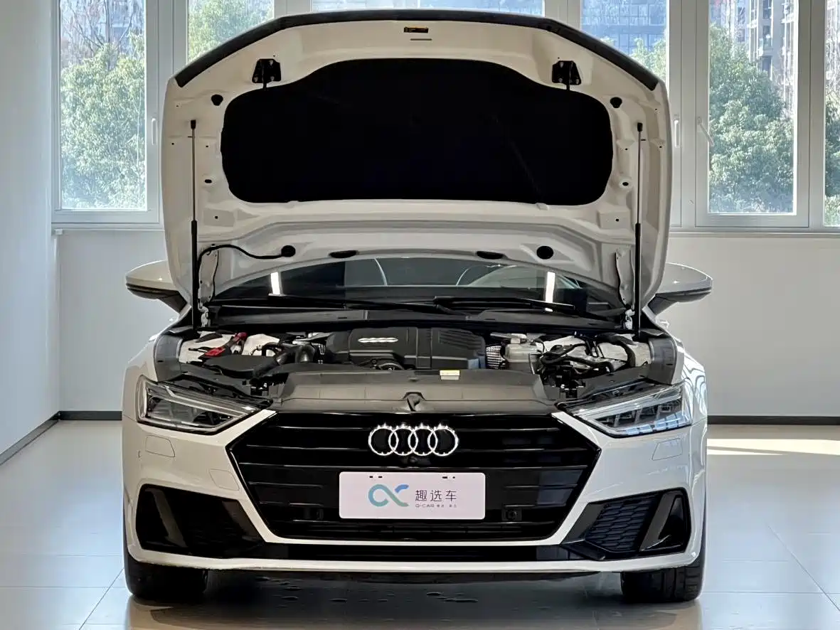 Audi A7 2023 Model 45 TFSI Premium Selection Edition фото 15