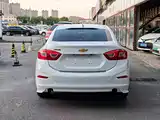 Photo 4 - Chevrolet Cruze