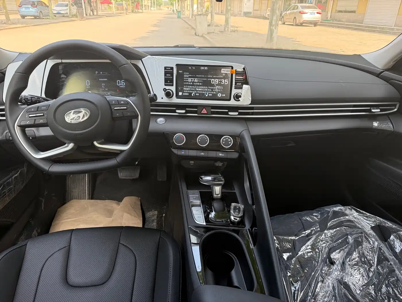 Hyundai Elantra 2023 1.5L CVT GLX Elite Edition фото 6