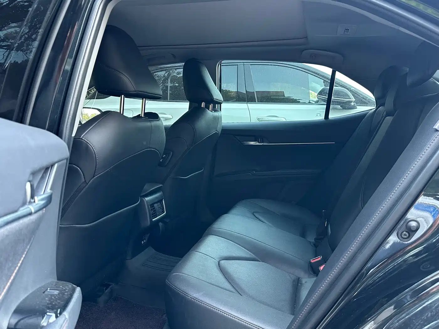 Toyota Camry 2023 2.5G Luxury Edition фото 6