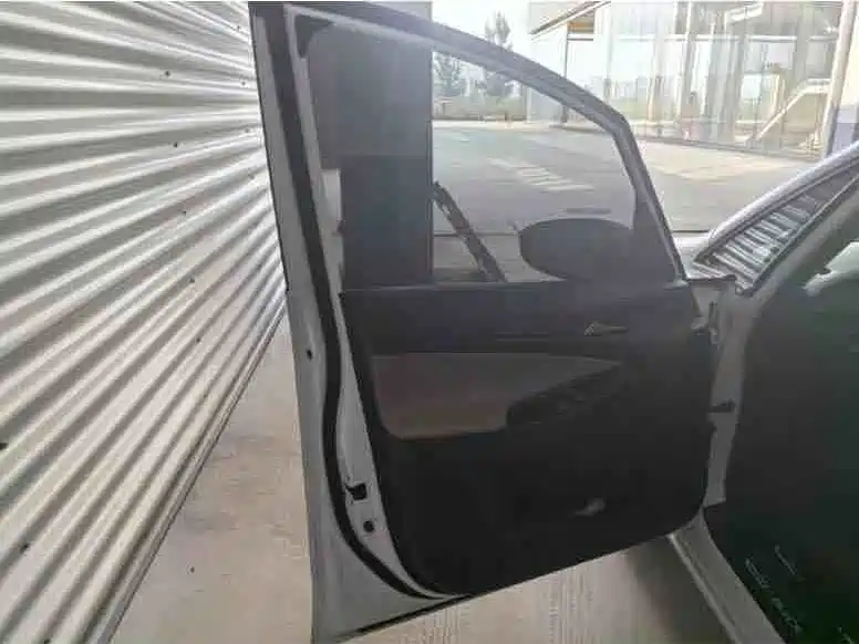 Photo 6 - Buick GL6