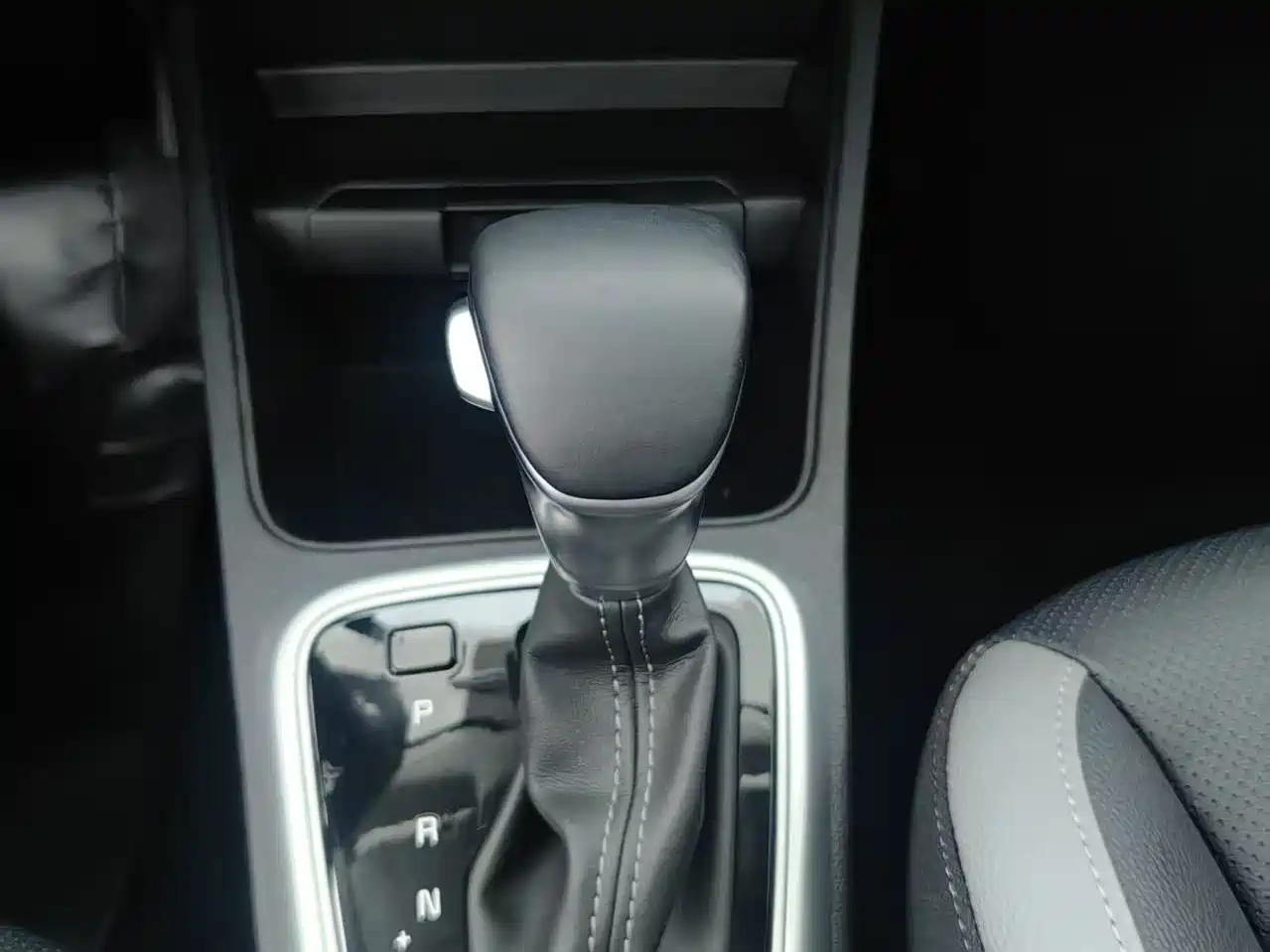 Kia KX1 2021 1.4L CVT Fun Sunroof Version фото 13