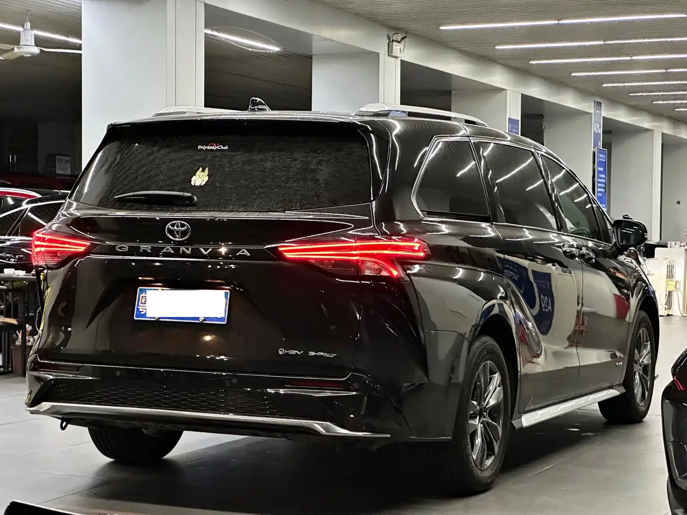 Toyota Granvia 2025 2024 2.5L Hybrid Premium PLUS 4WD Edition