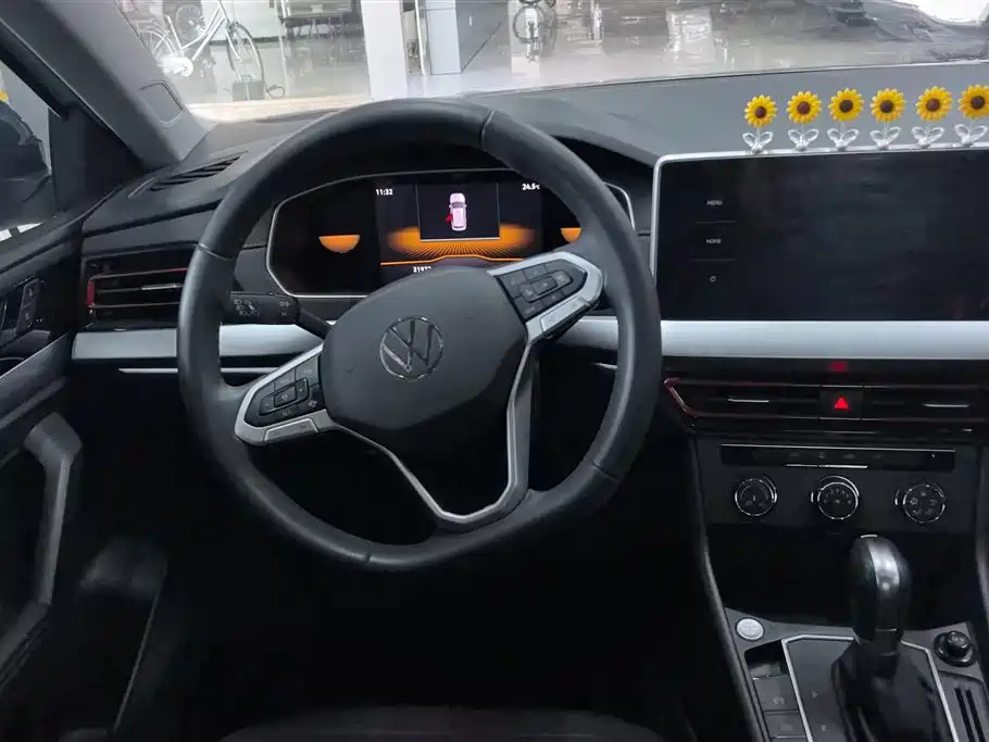 Volkswagen Lavida 2023 300TSI DSG Starlight Full Comfort Edition фото 15