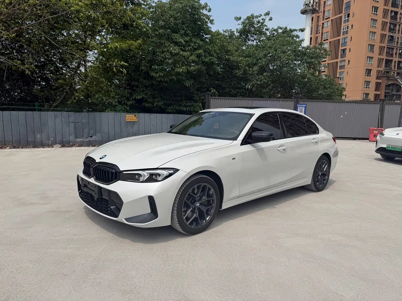 BMW 3 Series 2025 330Li M Sport Night Edition фото 4