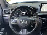 Фото 11 - Lexus LX