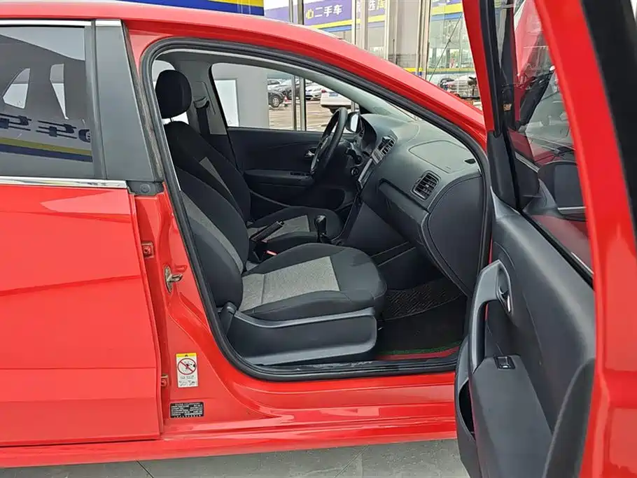 Volkswagen Polo 2016 1.4L Manual Trend фото 8