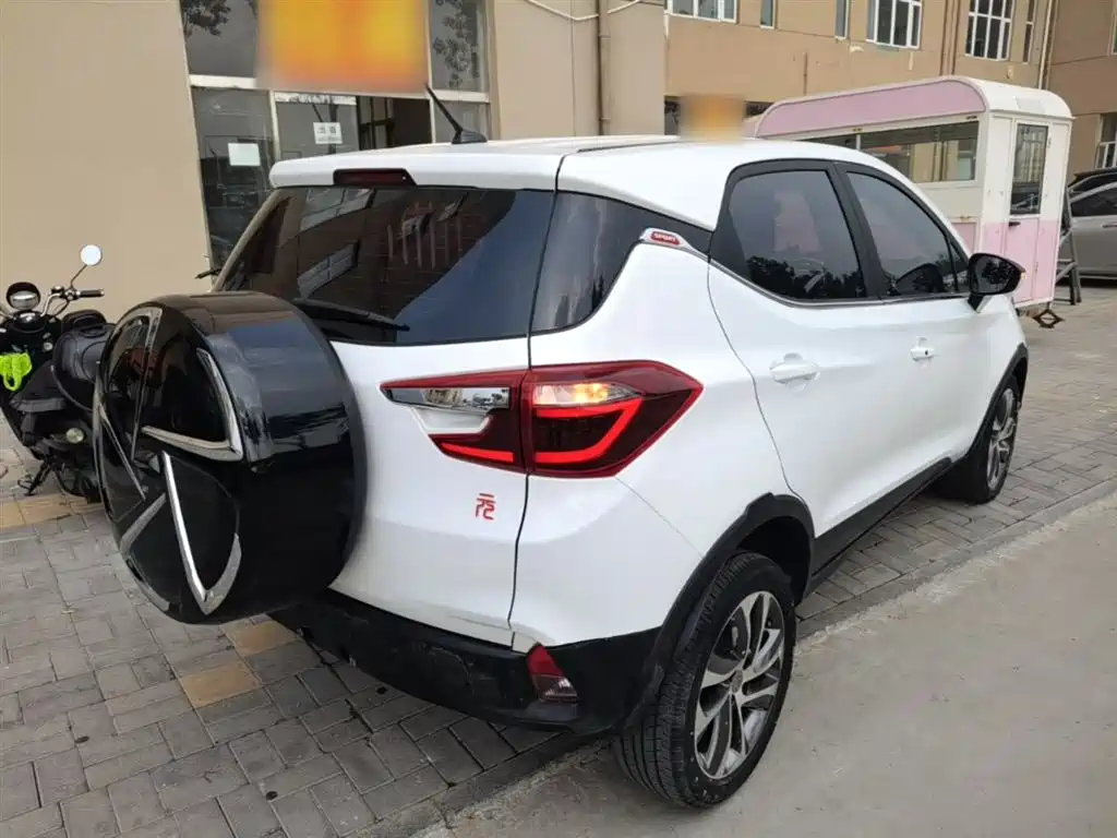 BYD Yuan 2017 1.5L Auto Cool Connect фото 7
