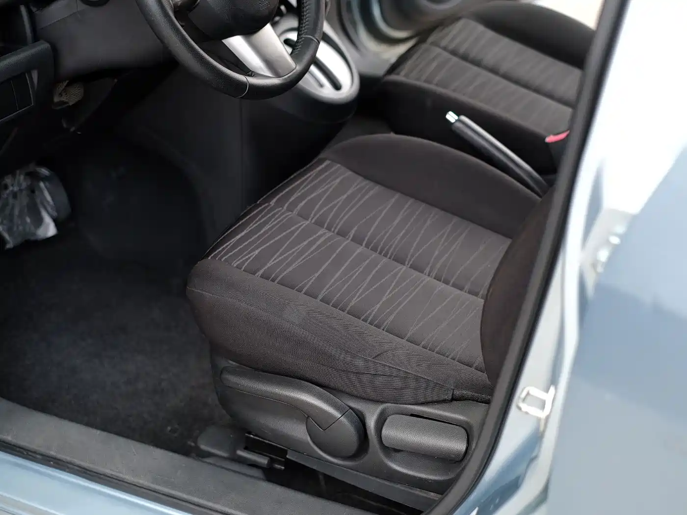 Mazda 2 2011 2011 Xuan Dong 1.5L Auto Luxury Edition