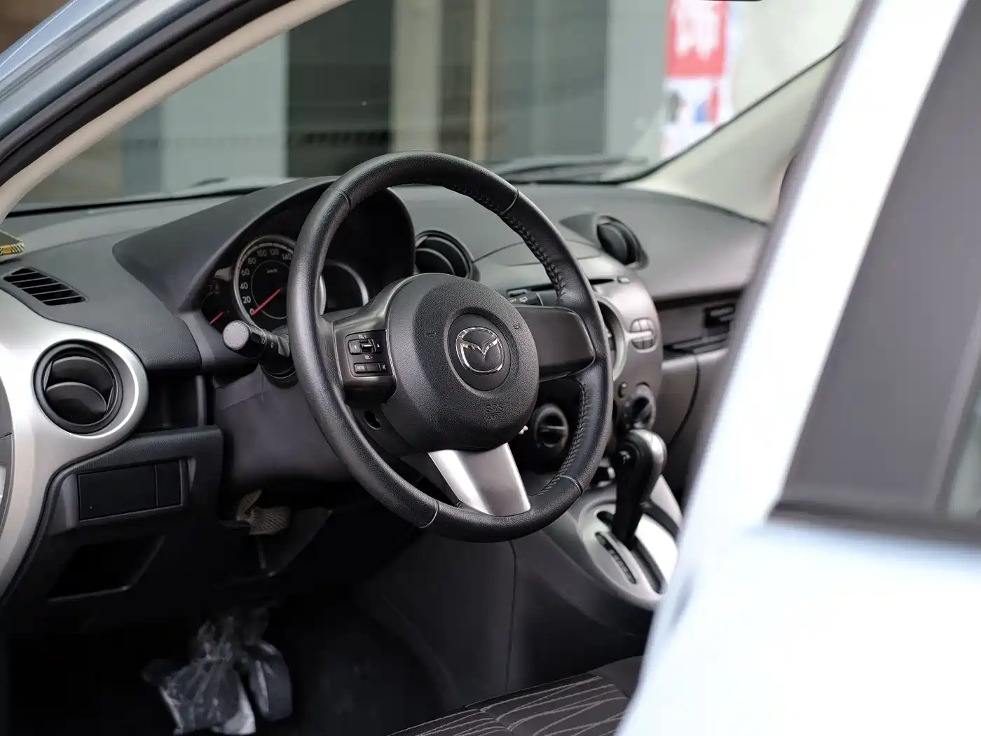 Mazda 2 2011 2011 Xuan Dong 1.5L Auto Luxury Edition