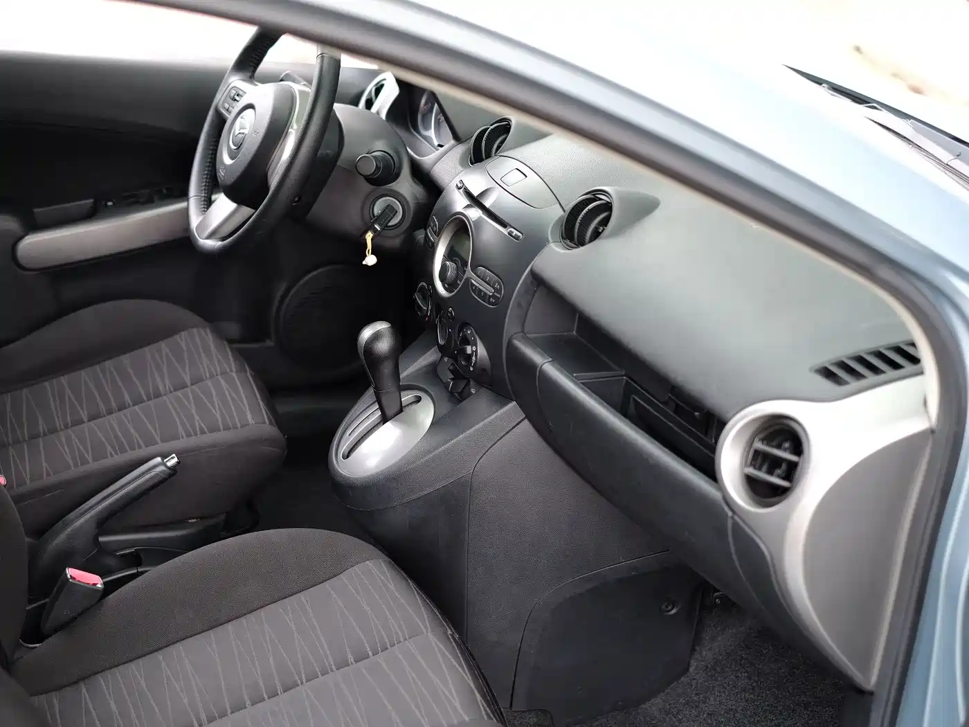 Mazda 2 2011 2011 Xuan Dong 1.5L Auto Luxury Edition