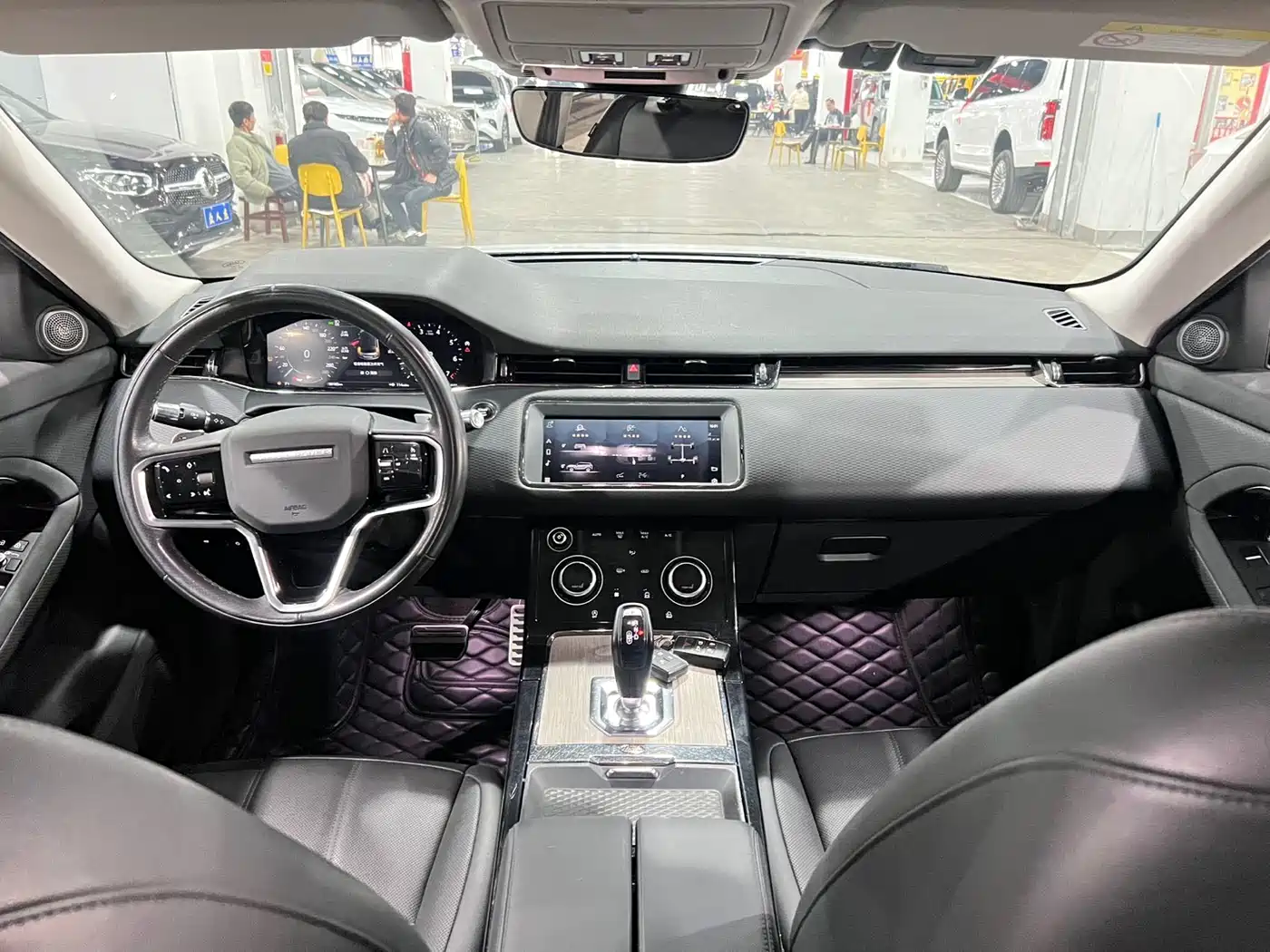 Land Rover Range Rover Evoque 2021 Range Rover Evoque L 249PS R-Dynamic S Performance Edition фото 7