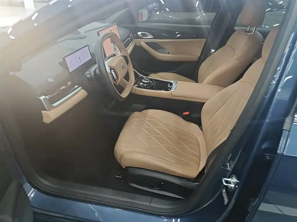 Geely Galaxy Galaxy A7 2025 EM-i фото 15