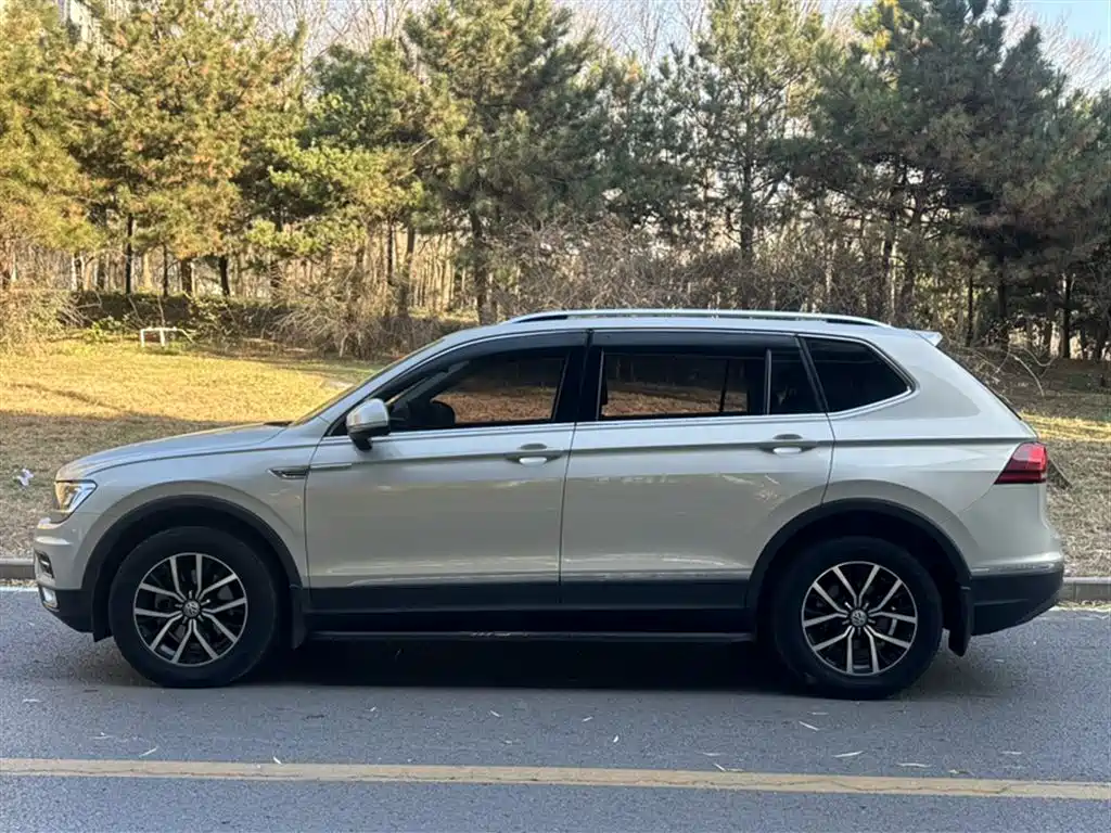 Volkswagen Tiguan L 2018 Facelift 330TSI Automatic 2WD Luxury Edition фото 27