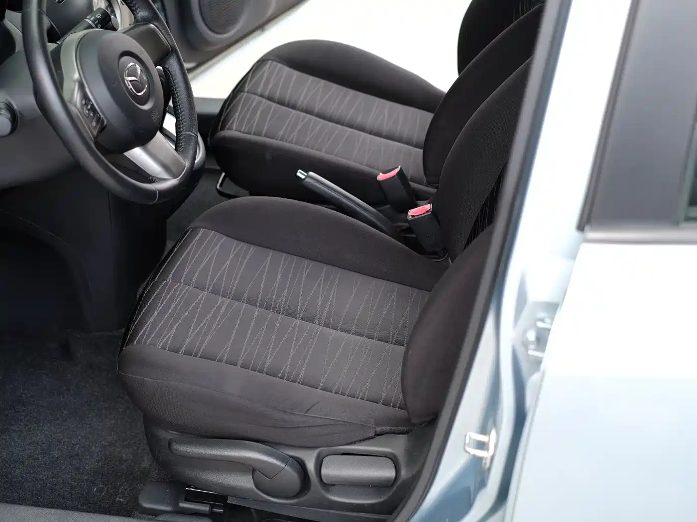 Mazda 2 2011 2011 Xuan Dong 1.5L Auto Luxury Edition