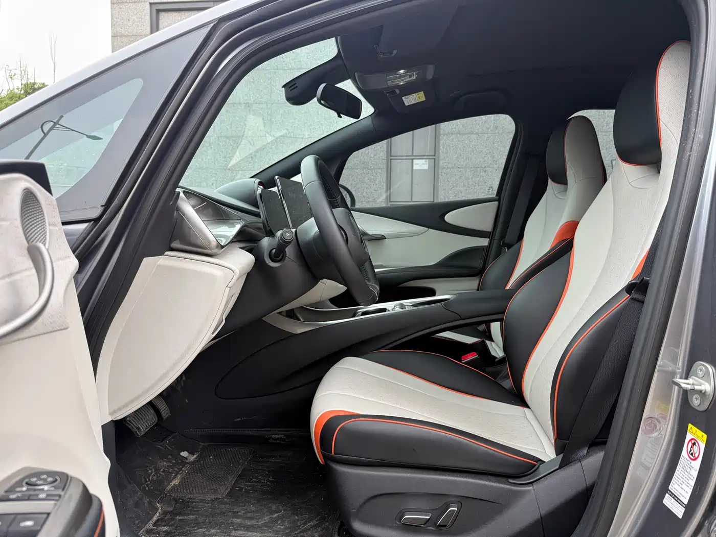 BYD Dolphin 2021 Model 405km Fashion Edition фото 4