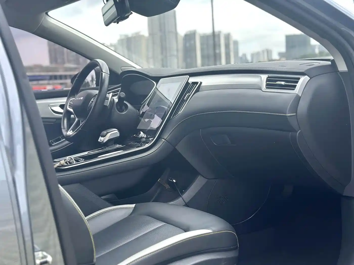 Roewe i6 MAX 2020 2020 300TGI Automatic Cool Sky Intelligent Drive Supreme Edition
