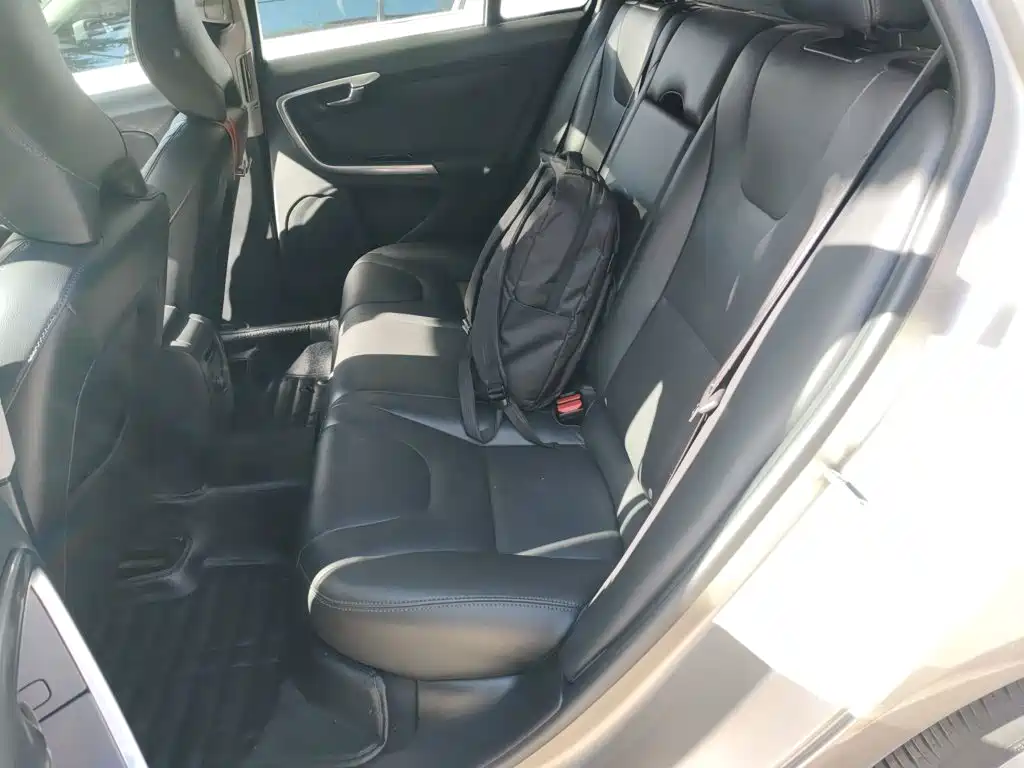 Volvo V60 2015 2015 T5 Momentum