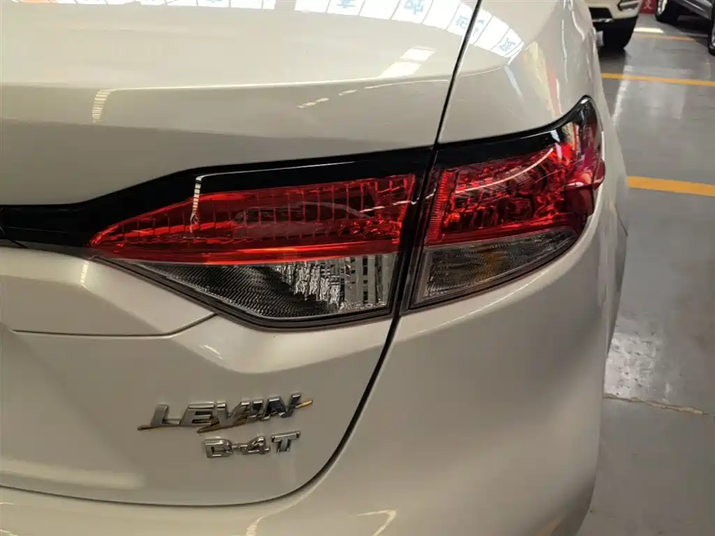 Toyota Levin 2021 185T CVT Luxury Edition фото 8
