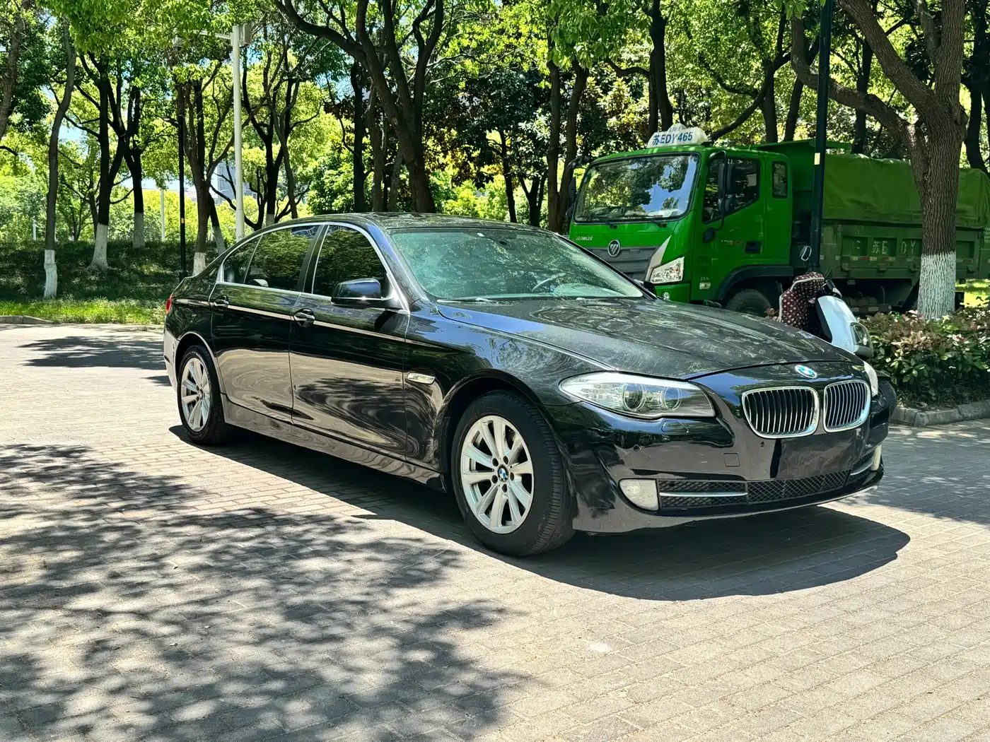 BMW 5 Series 2011 523Li Luxury фото 3