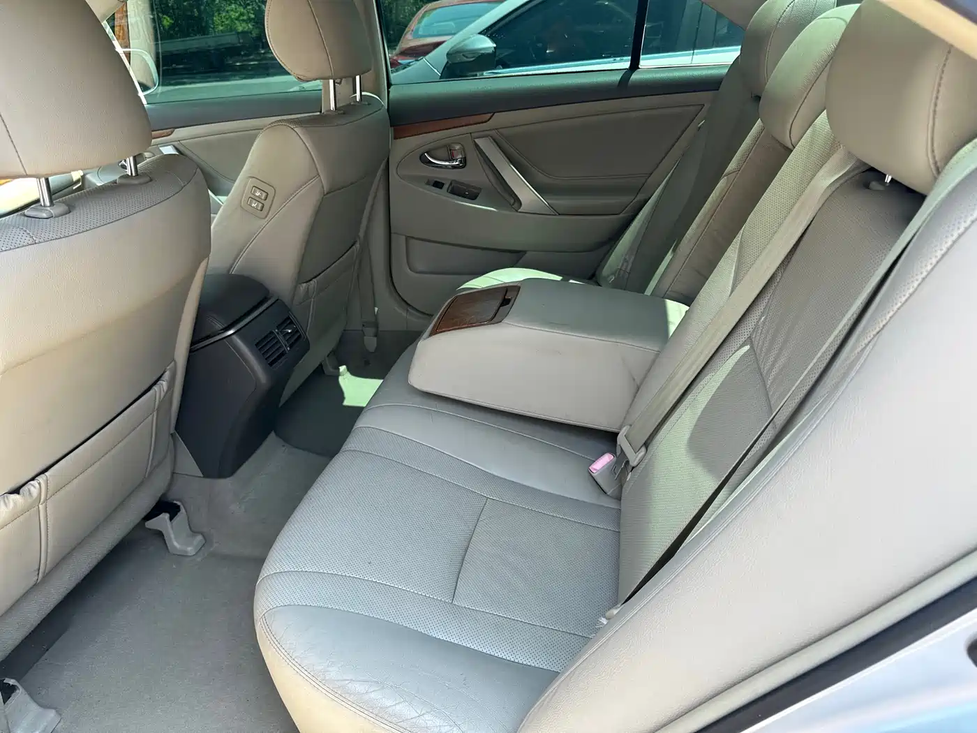 Toyota Camry 2011 200G Luxury Anniversary Edition фото 14