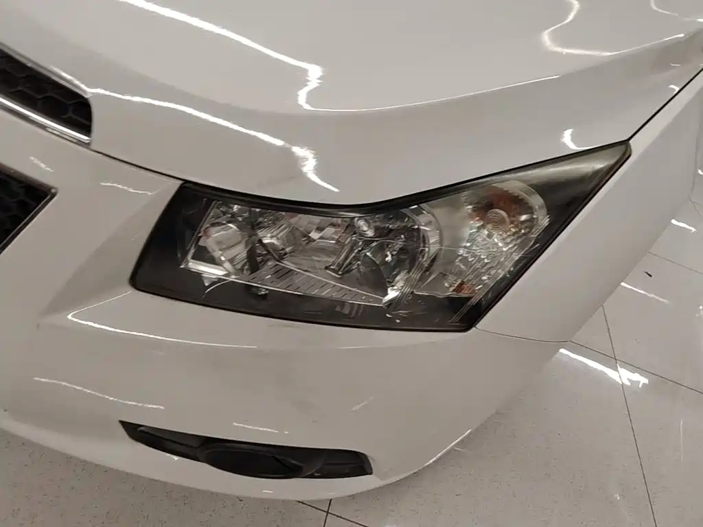Фото 24 - Chevrolet Cruze