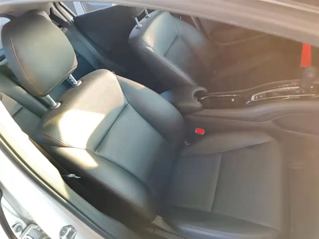 Honda Vezel 2016 2015 1.5L CVT 2WD Comfort