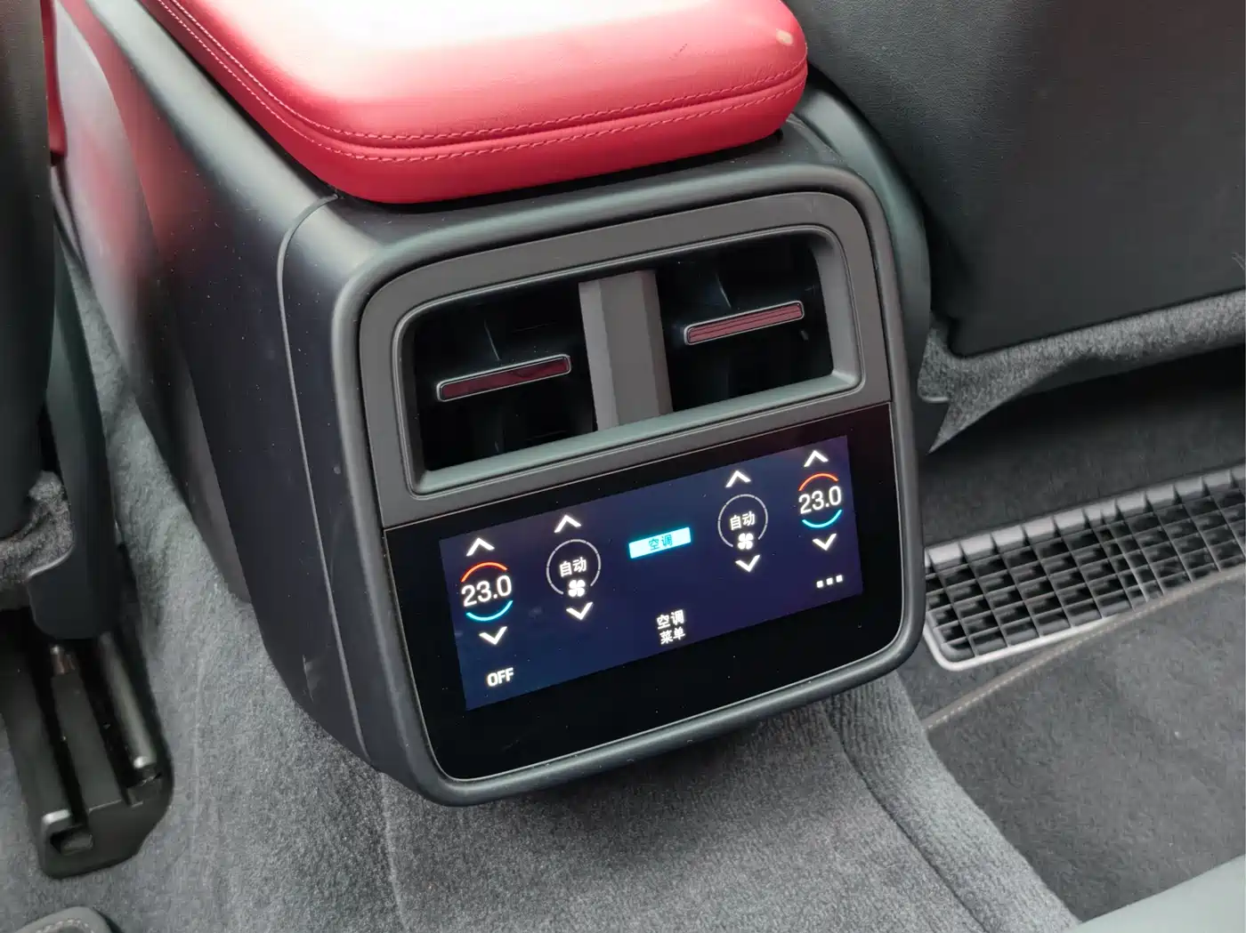 Porsche Taycan 2019 Taycan 4S фото 11