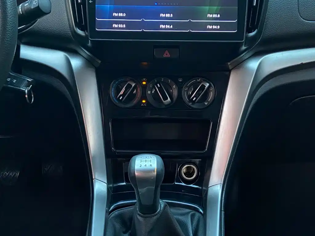 Venucia T70 2017 2016 1.6L Manual Rui Xing Edition