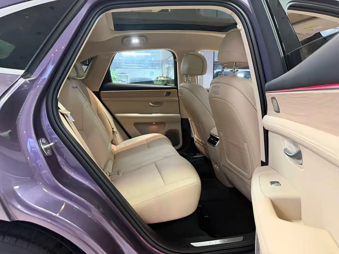 AITO Wenjie AITO M5 2025 Extended Range Ultra AWD фото 9