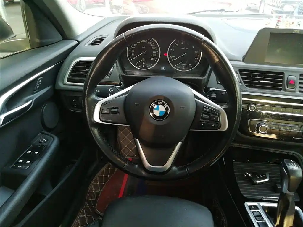 BMW 1 Series 2017 118i Sport фото 8